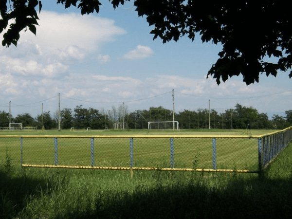 Régi vásártér út, home stadium of Tura VSK