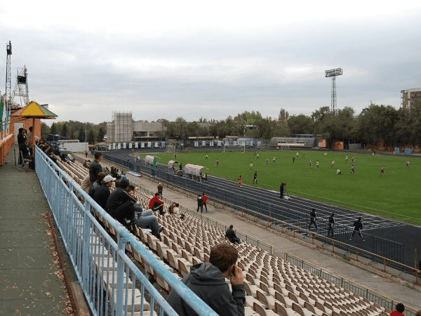 Stadion Dinamo, home stadium of Ile-Saulet