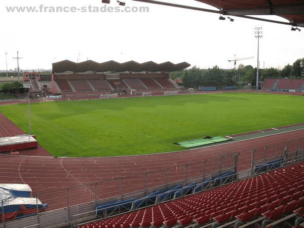 Stade Dominique Duvauchelle, home stadium of US Créteil-Lusitanos